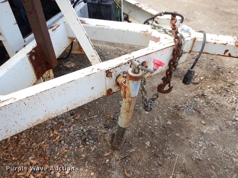 image for item FQ9668 2006 Wood Chuck 16A chipper