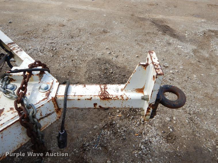 image for item FQ9668 2006 Wood Chuck 16A chipper