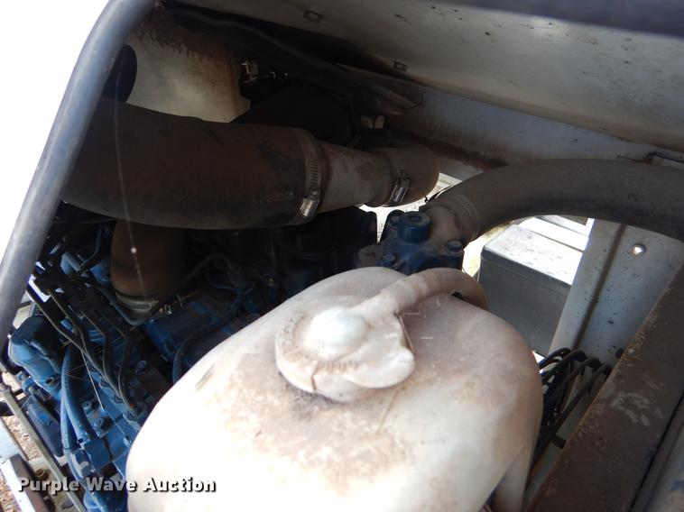 image for item FQ9668 2006 Wood Chuck 16A chipper