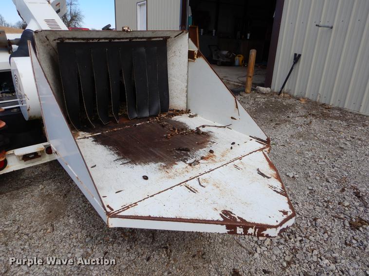 image for item FQ9668 2006 Wood Chuck 16A chipper