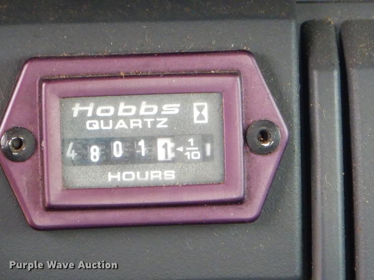 image for item FQ9669 2002 GMC C6500 flatbed truck