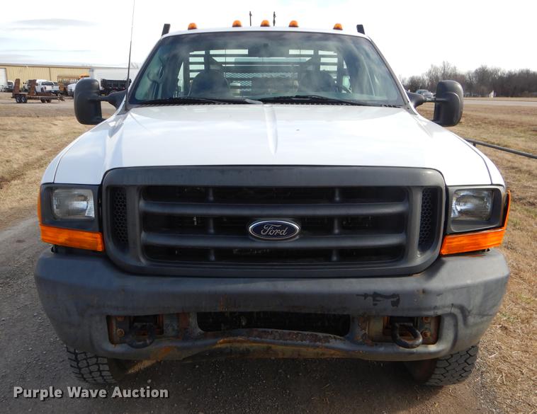 image for item FQ9671 2000 Ford F450 Super Duty XL flatbed truck