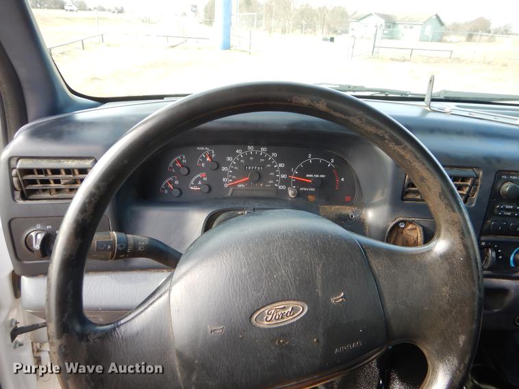 image for item FQ9671 2000 Ford F450 Super Duty XL flatbed truck