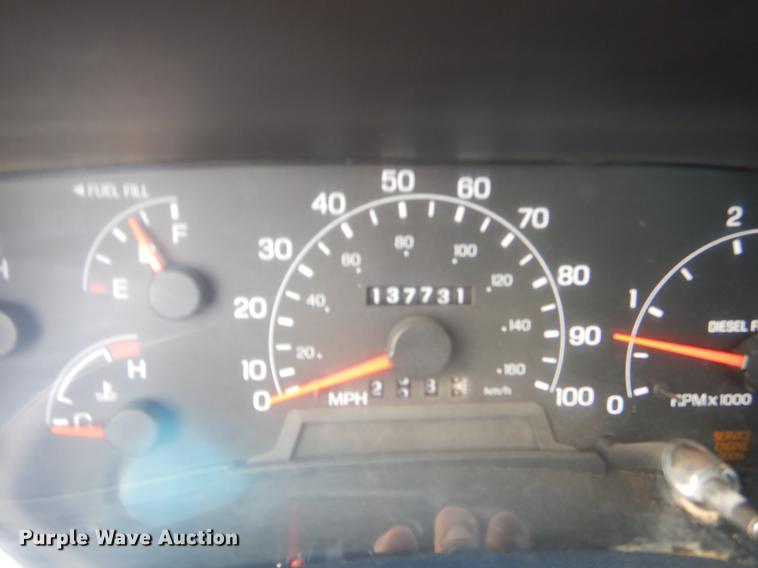 image for item FQ9671 2000 Ford F450 Super Duty XL flatbed truck