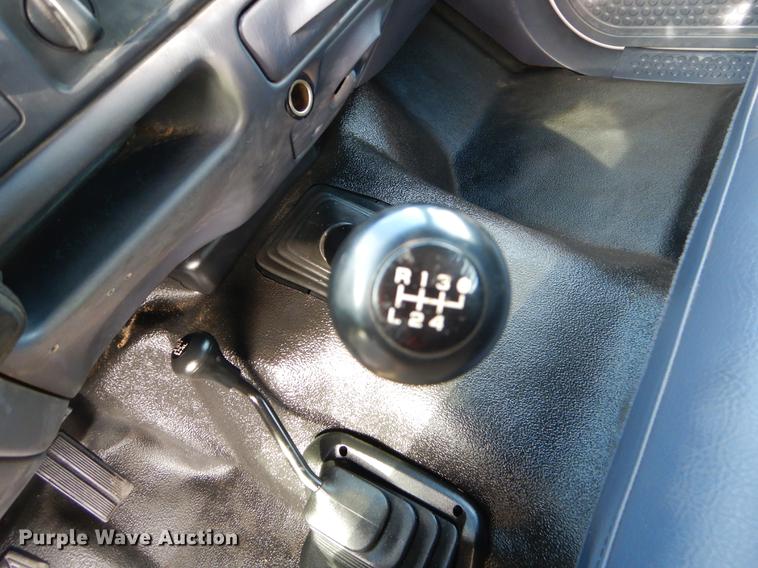 image for item FQ9671 2000 Ford F450 Super Duty XL flatbed truck