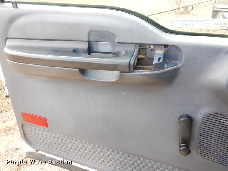 image for item FQ9671 2000 Ford F450 Super Duty XL flatbed truck