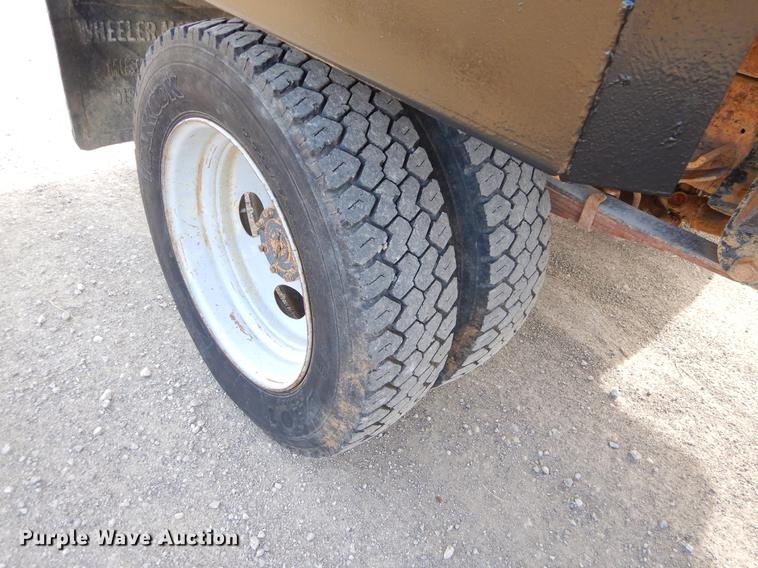 image for item FQ9671 2000 Ford F450 Super Duty XL flatbed truck