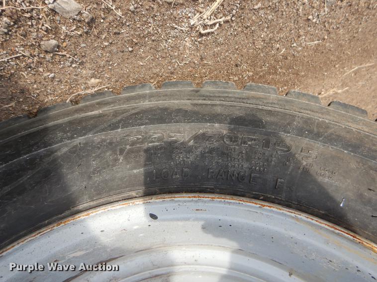 image for item FQ9671 2000 Ford F450 Super Duty XL flatbed truck