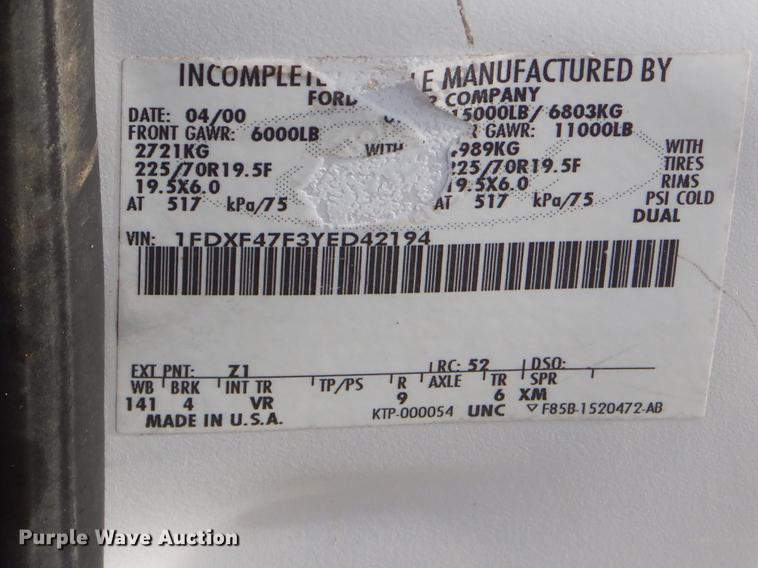 image for item FQ9671 2000 Ford F450 Super Duty XL flatbed truck