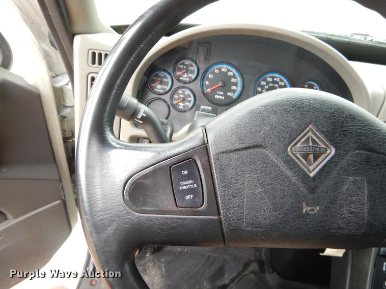 image for item FQ9672 2009 International DuraStar 4300 refrigerated box truck