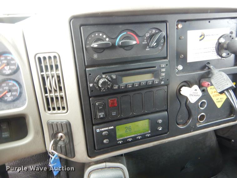 image for item FQ9672 2009 International DuraStar 4300 refrigerated box truck