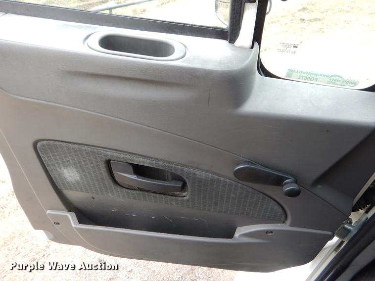 image for item FQ9672 2009 International DuraStar 4300 refrigerated box truck