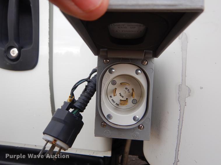 image for item FQ9672 2009 International DuraStar 4300 refrigerated box truck