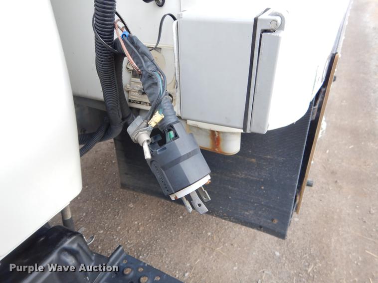 image for item FQ9672 2009 International DuraStar 4300 refrigerated box truck