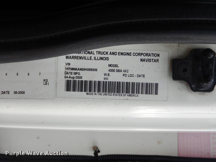 image for item FQ9672 2009 International DuraStar 4300 refrigerated box truck