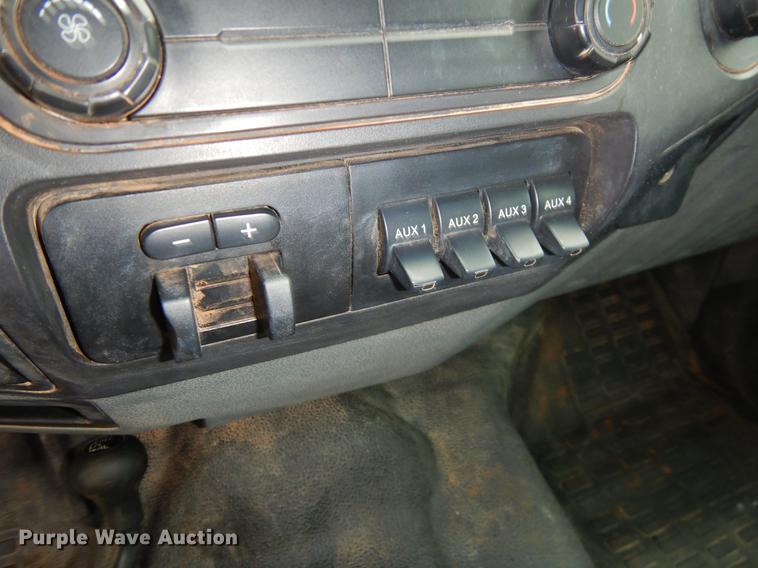 image for item FQ9707 2011 Ford F450 Super Duty Crew Cab flatbed truck with crane