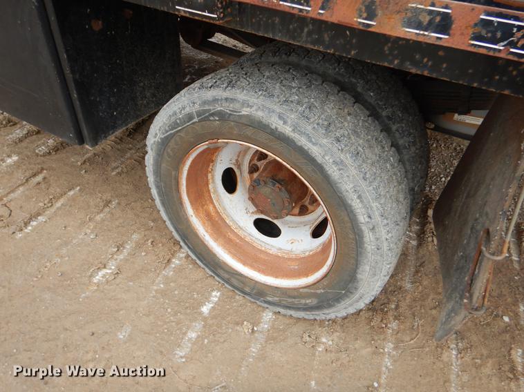 image for item FQ9707 2011 Ford F450 Super Duty Crew Cab flatbed truck with crane