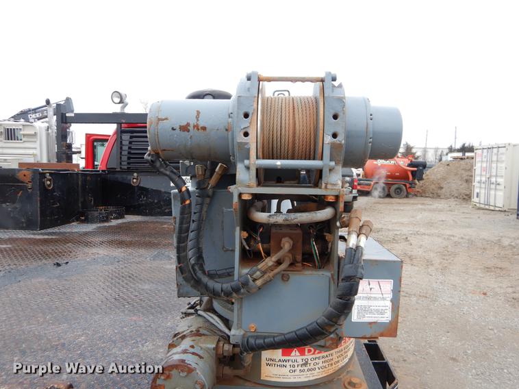 image for item FQ9707 2011 Ford F450 Super Duty Crew Cab flatbed truck with crane