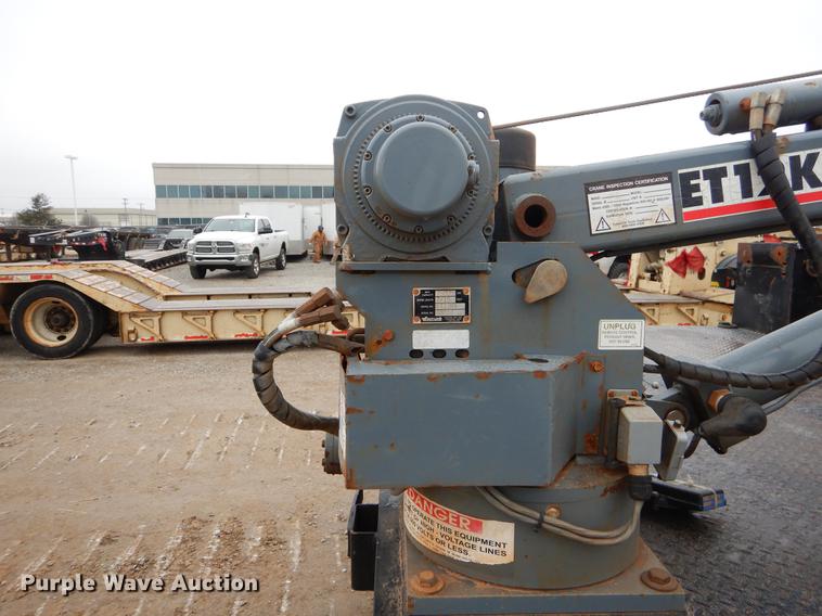 image for item FQ9707 2011 Ford F450 Super Duty Crew Cab flatbed truck with crane