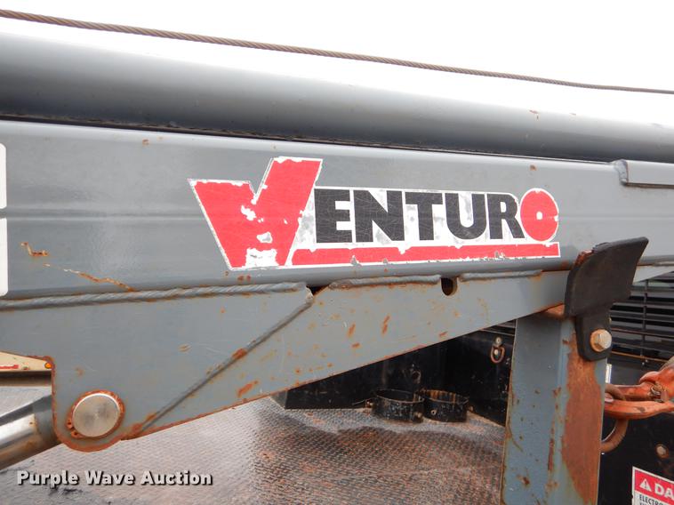 image for item FQ9707 2011 Ford F450 Super Duty Crew Cab flatbed truck with crane