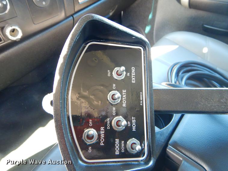 image for item FQ9730 2007 Chevrolet Silverado 3500HD Ext. Cab utility bed pickup truck with crane