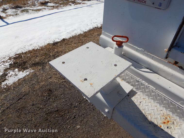 image for item FQ9730 2007 Chevrolet Silverado 3500HD Ext. Cab utility bed pickup truck with crane