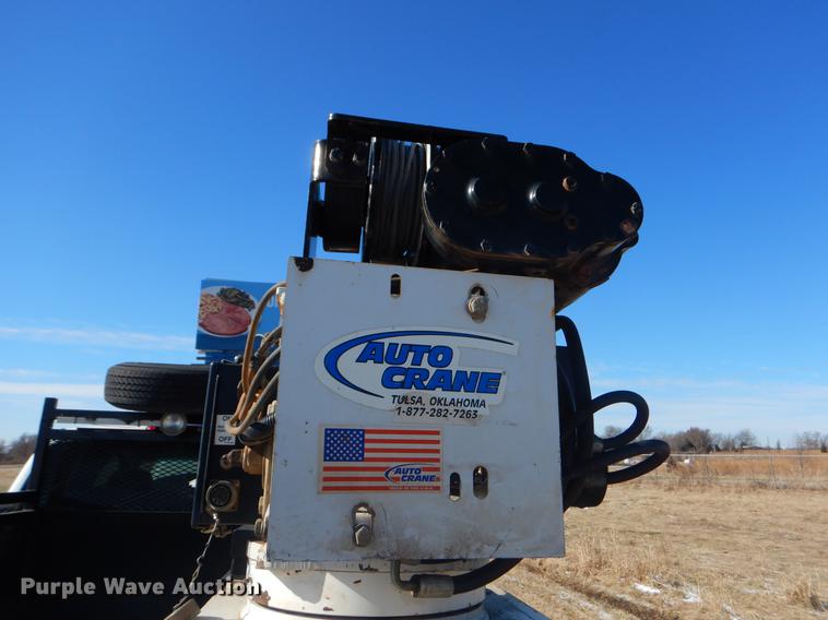 image for item FQ9730 2007 Chevrolet Silverado 3500HD Ext. Cab utility bed pickup truck with crane