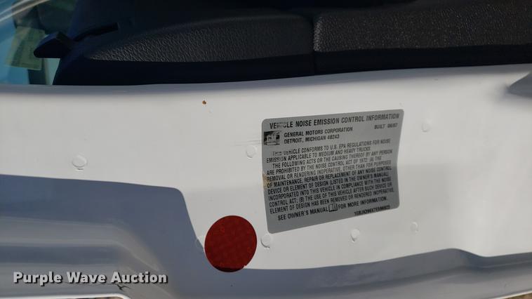 image for item FQ9730 2007 Chevrolet Silverado 3500HD Ext. Cab utility bed pickup truck with crane