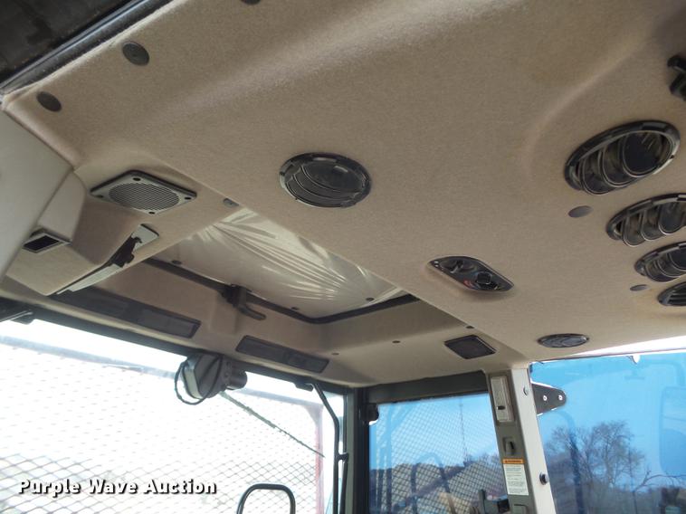 image for item FS9502 2010 Case IH Farmall 95U tractor