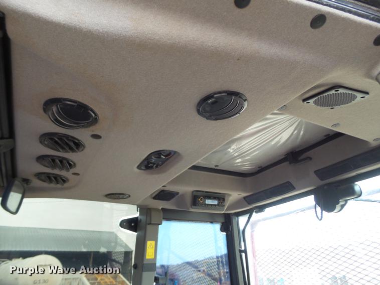 image for item FS9502 2010 Case IH Farmall 95U tractor