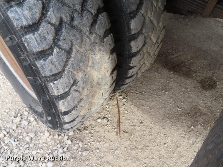 image for item L1491 2012 Ford F350 Super Duty XL SuperCab flatbed pickup truck