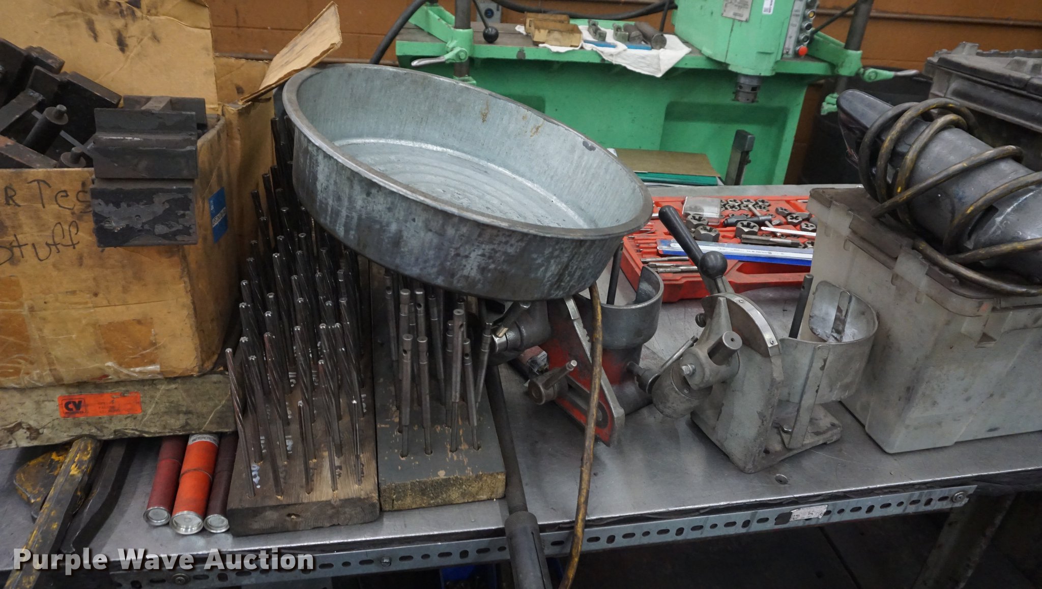 Cylinder head reconditioning equipment in Kansas City, KS Item DI9375