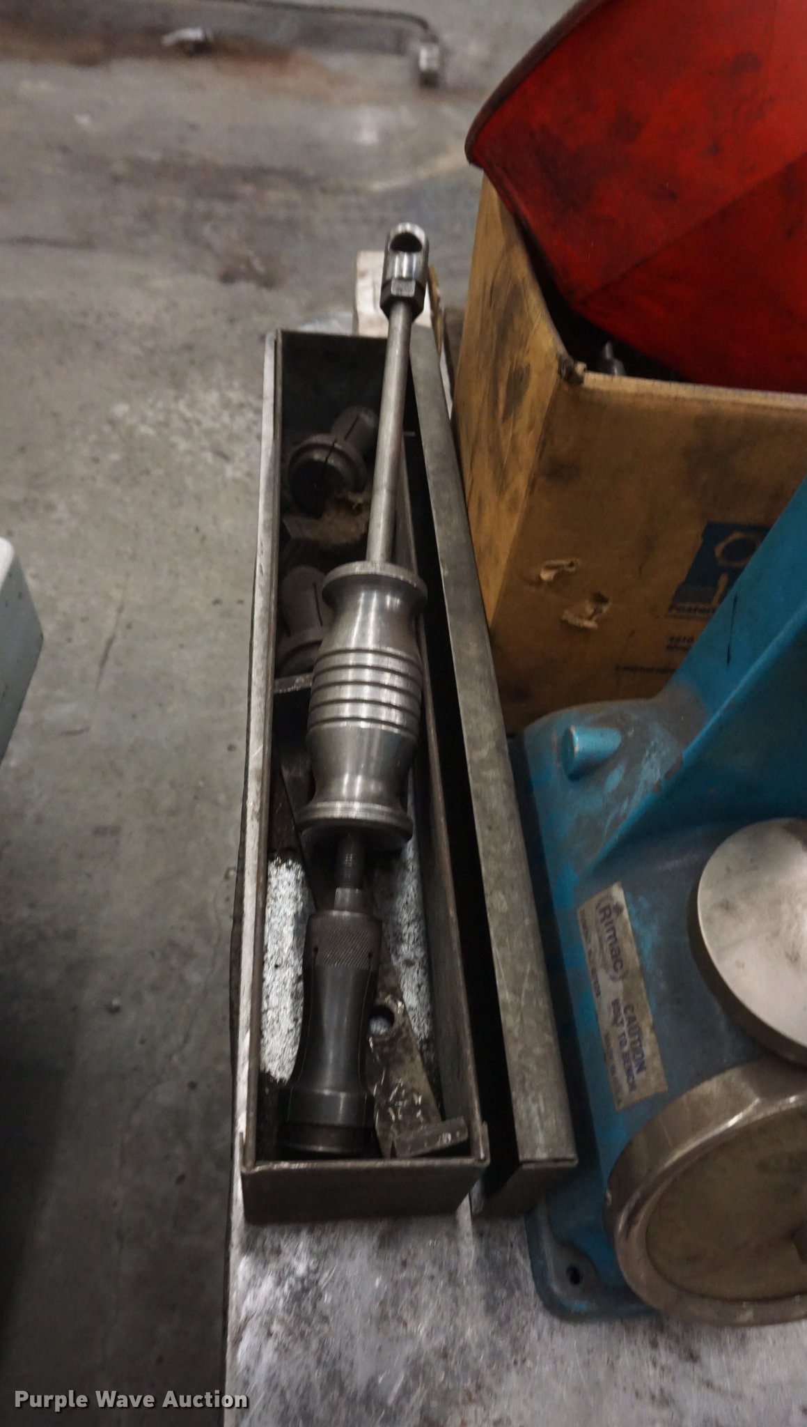 Cylinder head reconditioning equipment in Kansas City, KS Item DI9375