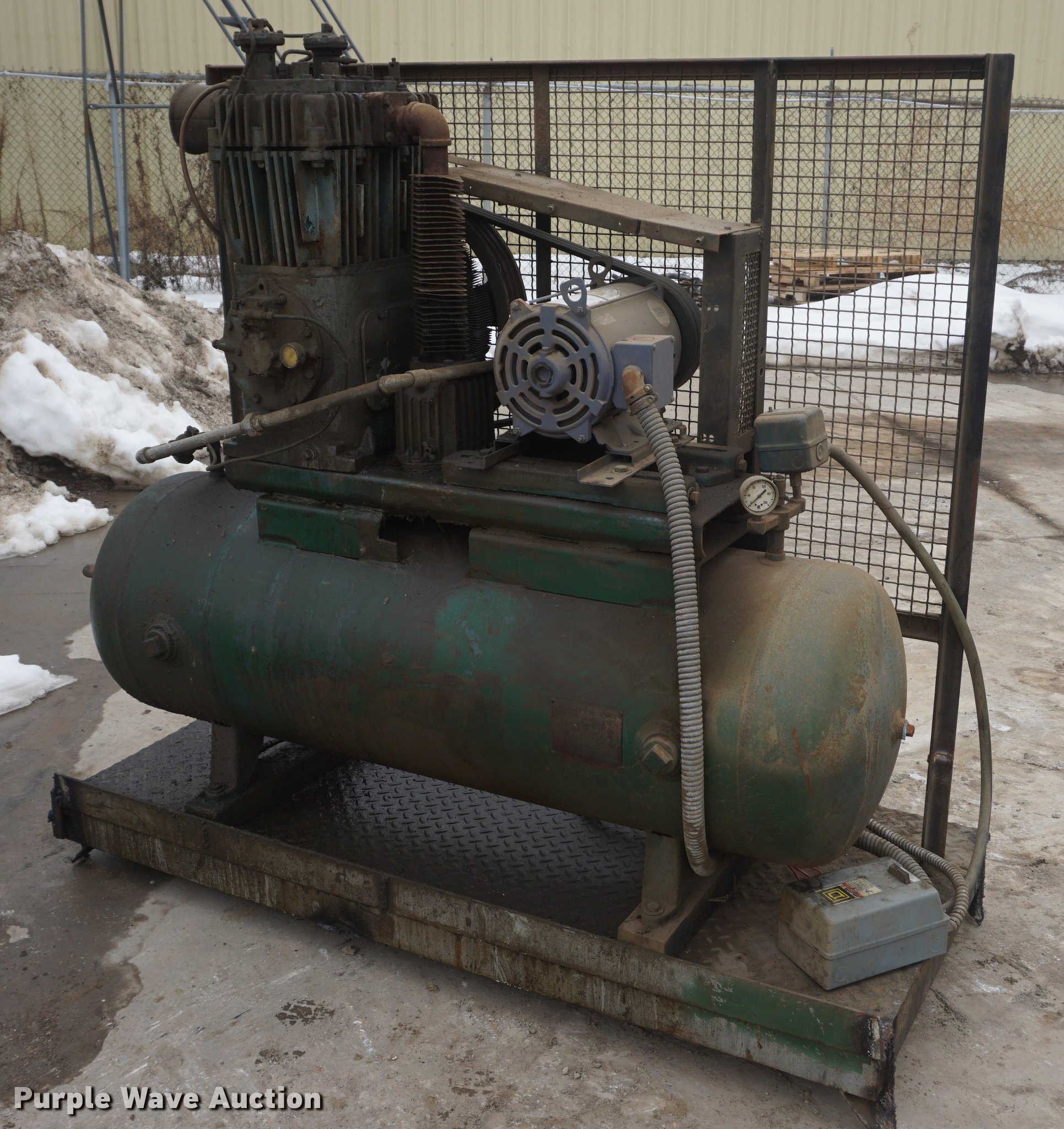 Air compressor in Kansas City, KS Item DI9382 sold Purple Wave