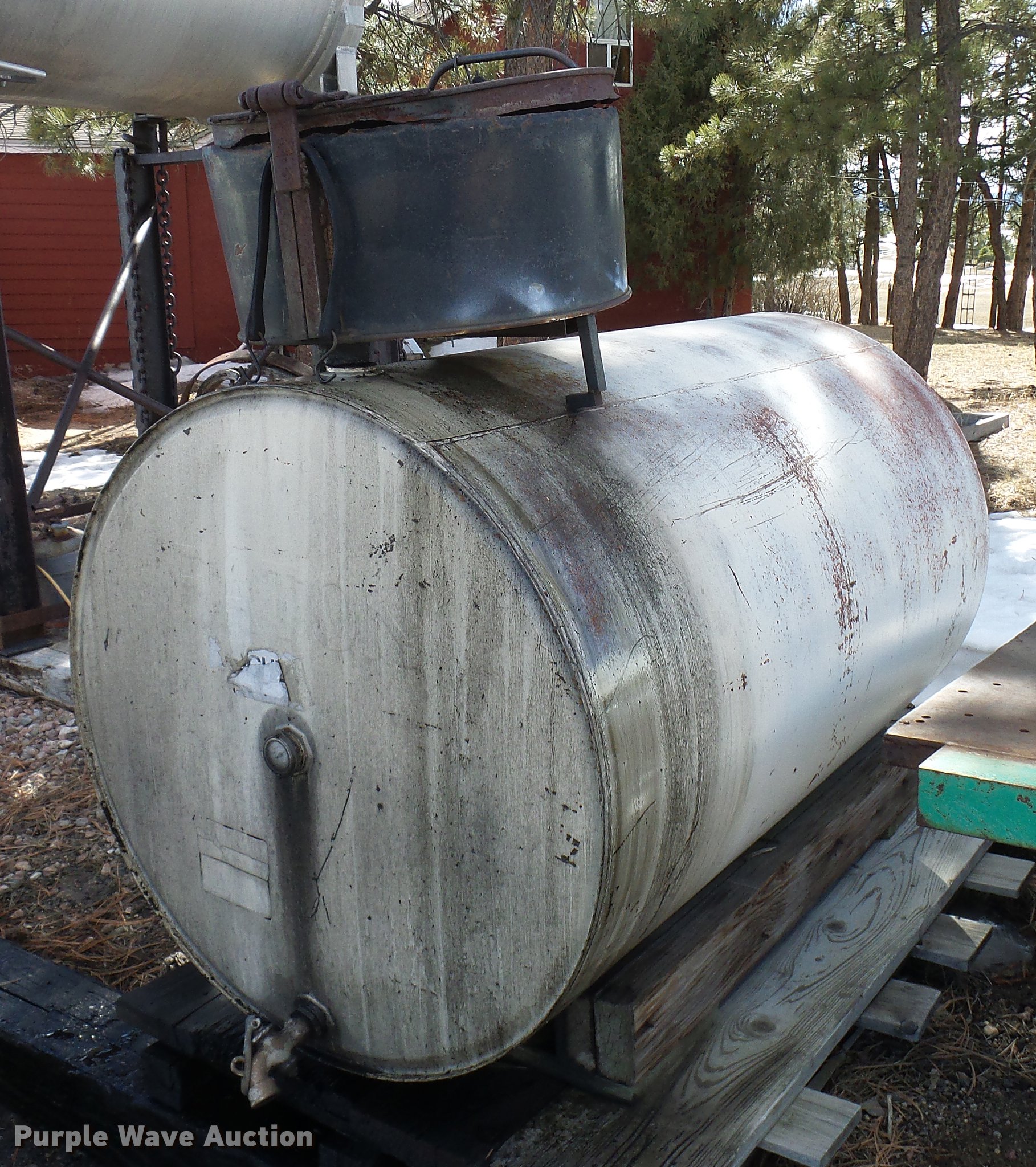 Used oil collection tank in Larkspur, CO Item EP9586 sold Purple Wave