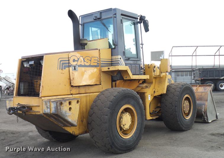 image for item DD5992 1999 Case 621B wheel loader