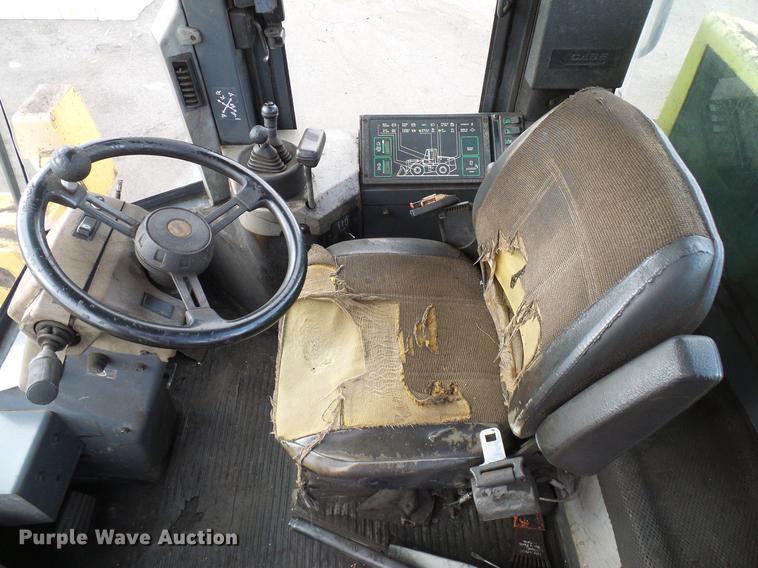 image for item DD5992 1999 Case 621B wheel loader