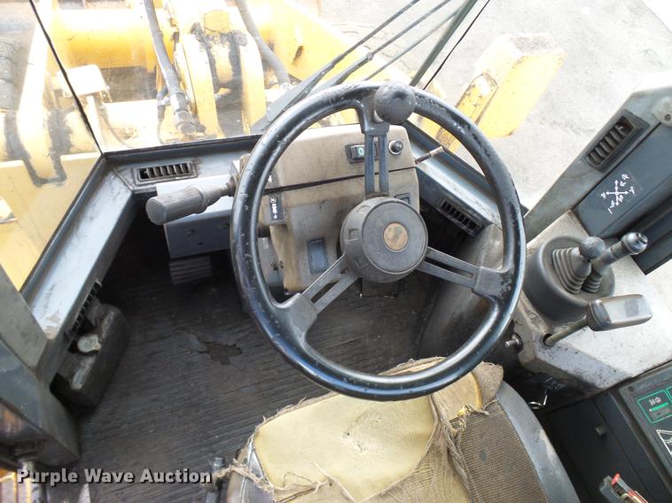 image for item DD5992 1999 Case 621B wheel loader