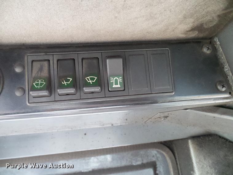 image for item DD5992 1999 Case 621B wheel loader