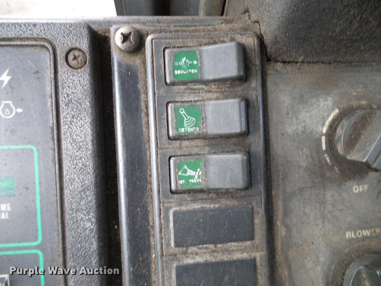 image for item DD5992 1999 Case 621B wheel loader