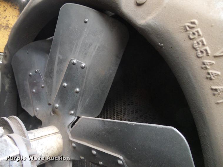 image for item DD5992 1999 Case 621B wheel loader