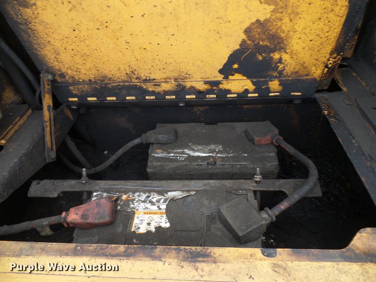 image for item DD5992 1999 Case 621B wheel loader