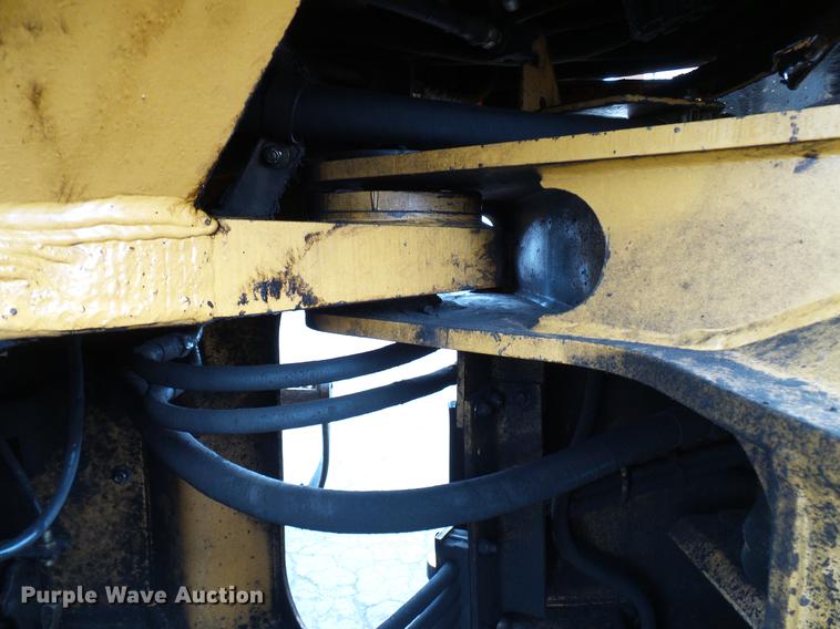 image for item DD5992 1999 Case 621B wheel loader