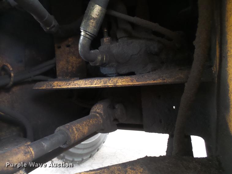 image for item DD5992 1999 Case 621B wheel loader