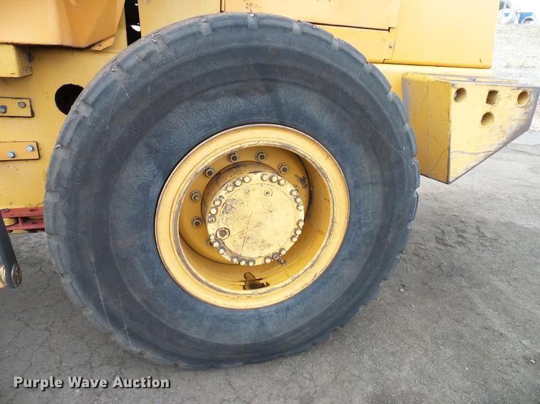 image for item DD5992 1999 Case 621B wheel loader