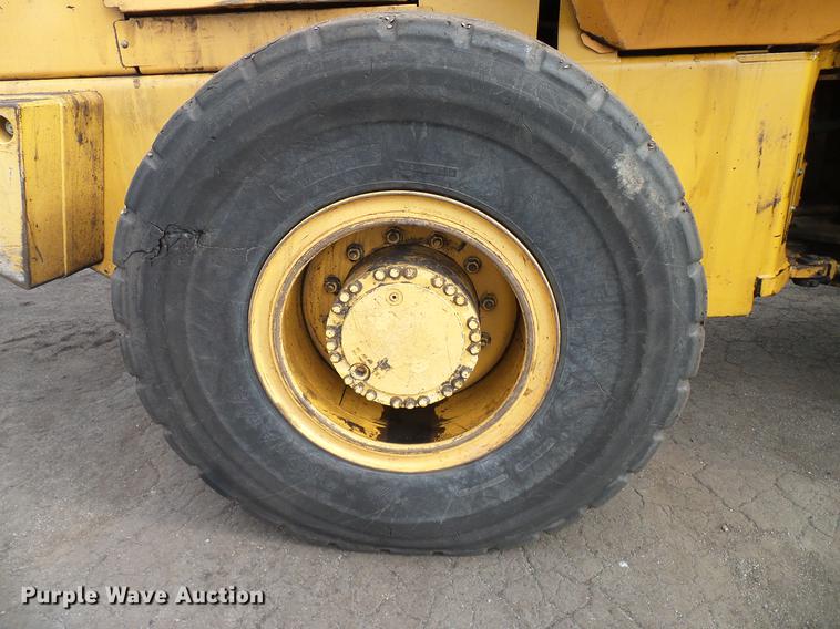 image for item DD5992 1999 Case 621B wheel loader