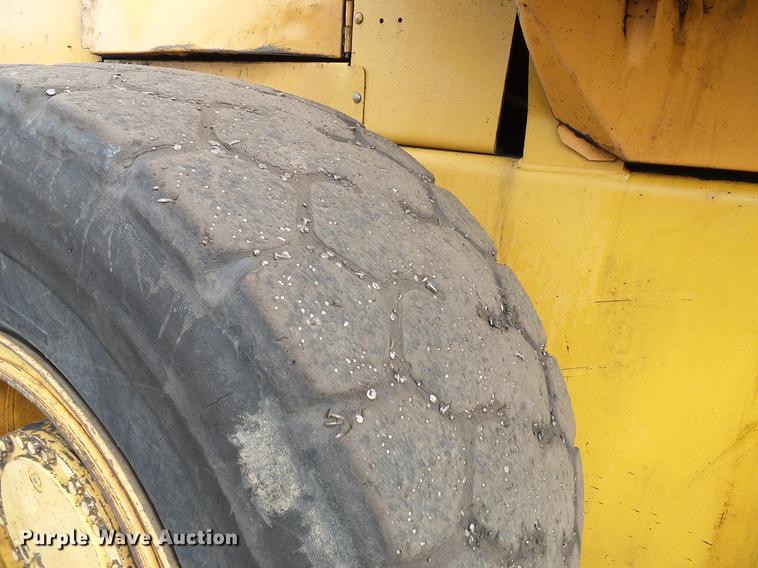 image for item DD5992 1999 Case 621B wheel loader