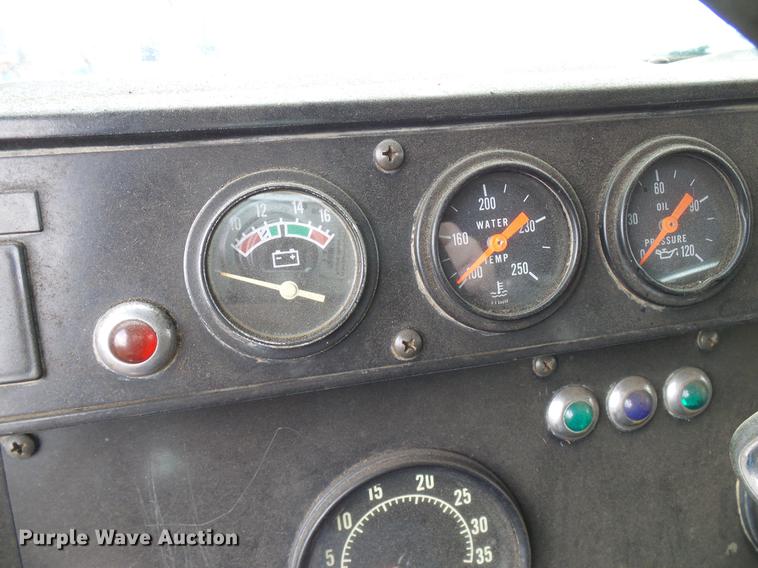 image for item DD5997 1984 International Transtar 4370 dump truck