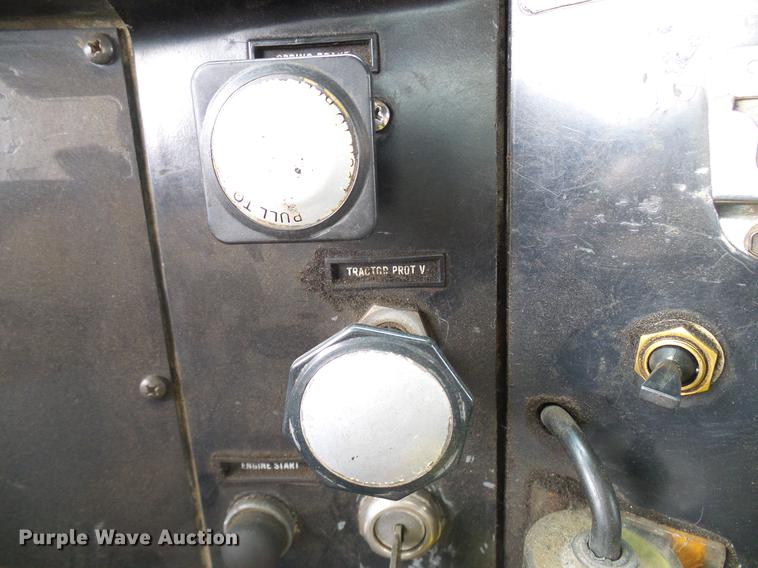 image for item DD5997 1984 International Transtar 4370 dump truck