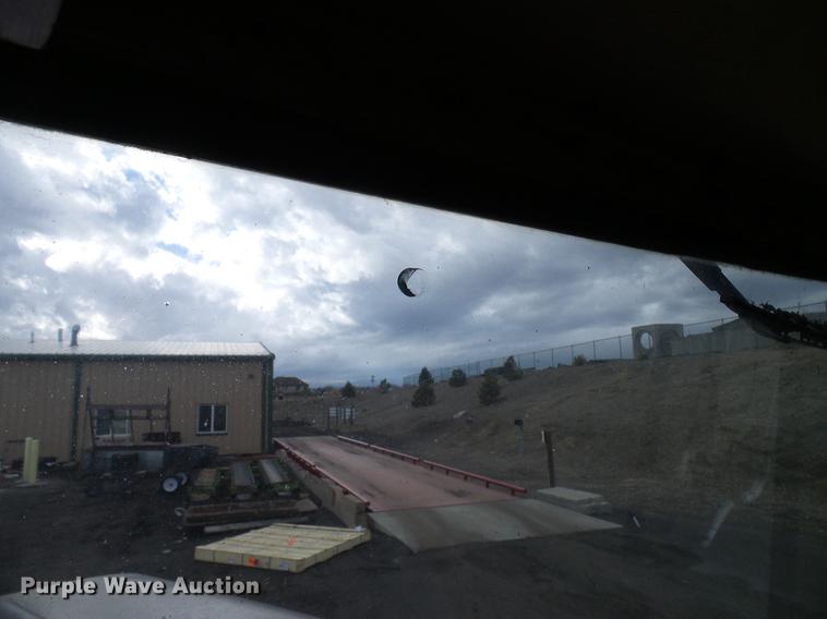 image for item DD5997 1984 International Transtar 4370 dump truck